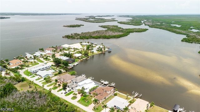 12130 Shoreview DR, Matlacha, FL 33993