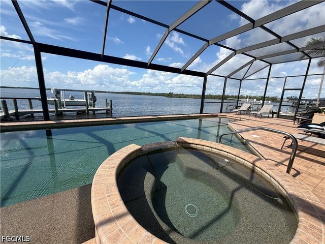 12130 Shoreview DR, Matlacha, FL 33993