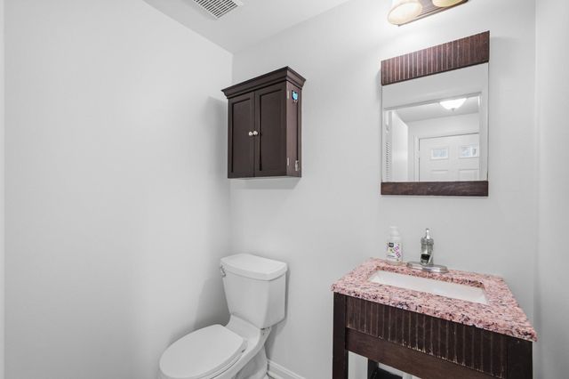 7998 TYSON OAKS CIR, Vienna, VA 22182