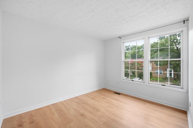 7998 TYSON OAKS CIR, Vienna, VA 22182