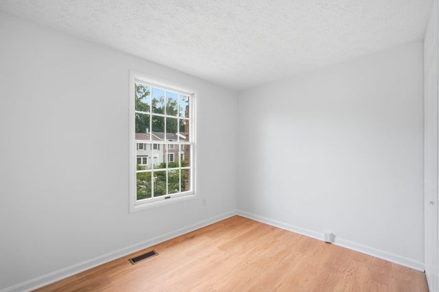 7998 TYSON OAKS CIR, Vienna, VA 22182