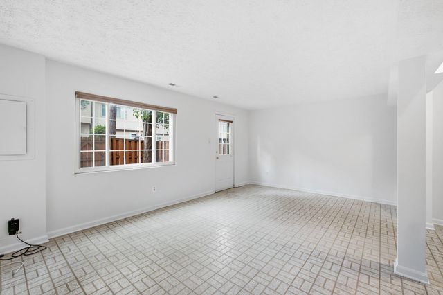7998 TYSON OAKS CIR, Vienna, VA 22182