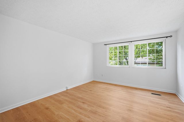 7998 TYSON OAKS CIR, Vienna, VA 22182