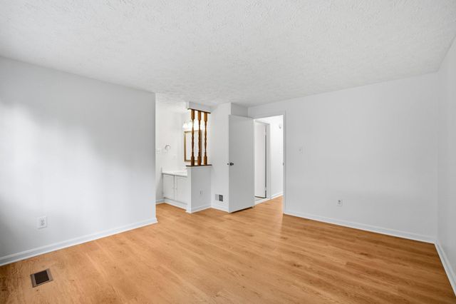 7998 TYSON OAKS CIR, Vienna, VA 22182