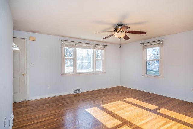 64 Kenlock Street, Newington, CT 06111