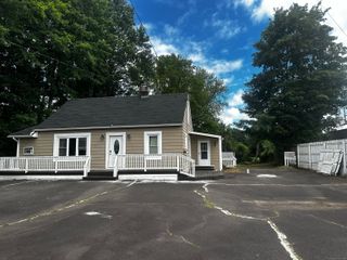 855 Thompsonville Road, Suffield, CT 06078