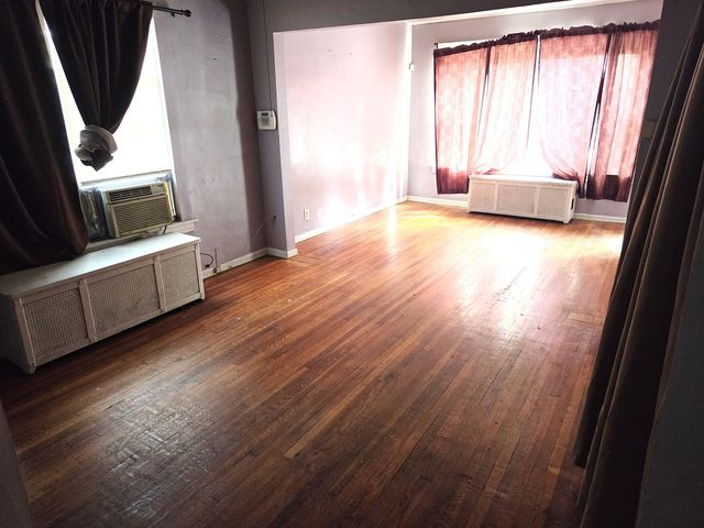 2118 W Garfield Boulevard 1, Chicago, IL 60609