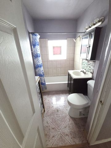 2118 W Garfield Boulevard 1, Chicago, IL 60609