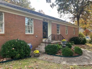 11127 Eden Ln, Little Rock, AR 72212