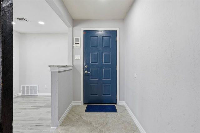 230 NE 46th St, Lawton, OK 73507