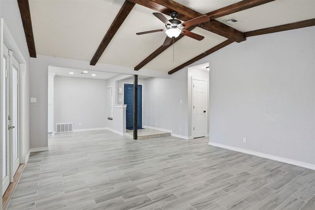 230 NE 46th St, Lawton, OK 73507