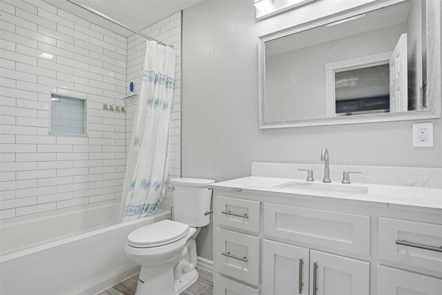 230 NE 46th St, Lawton, OK 73507