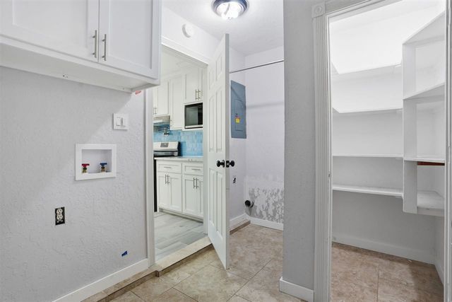 230 NE 46th St, Lawton, OK 73507