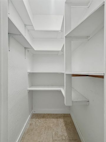 230 NE 46th St, Lawton, OK 73507