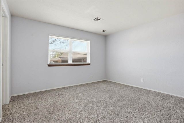 230 NE 46th St, Lawton, OK 73507