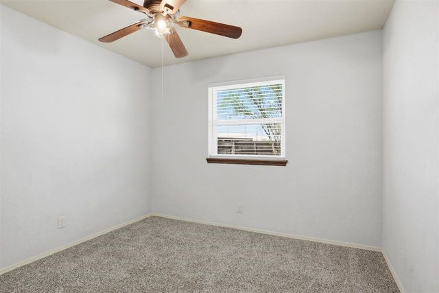 230 NE 46th St, Lawton, OK 73507