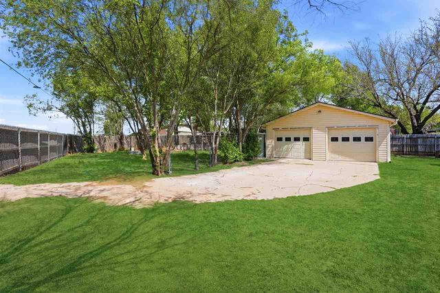 230 NE 46th St, Lawton, OK 73507