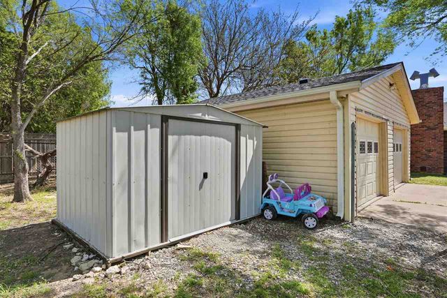 230 NE 46th St, Lawton, OK 73507