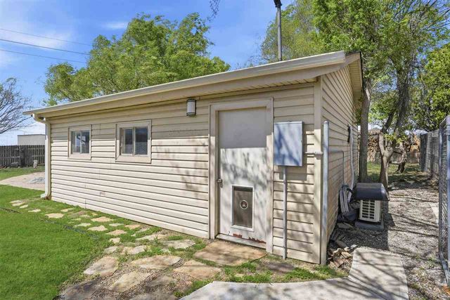 230 NE 46th St, Lawton, OK 73507