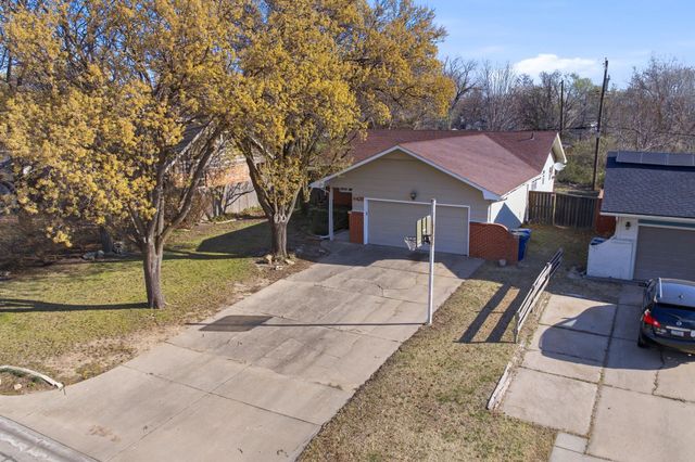 4428 Gunnison St, Bel Aire, KS 67220