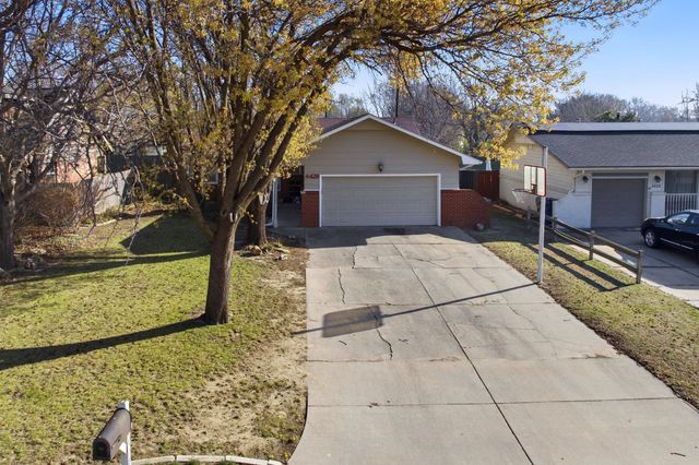 4428 Gunnison St, Bel Aire, KS 67220