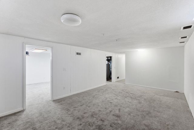 4428 Gunnison St, Bel Aire, KS 67220