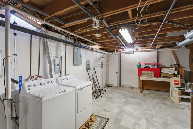 4428 Gunnison St, Bel Aire, KS 67220