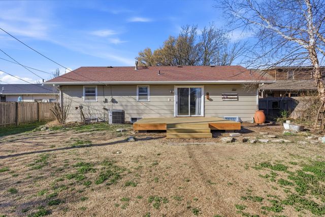4428 Gunnison St, Bel Aire, KS 67220