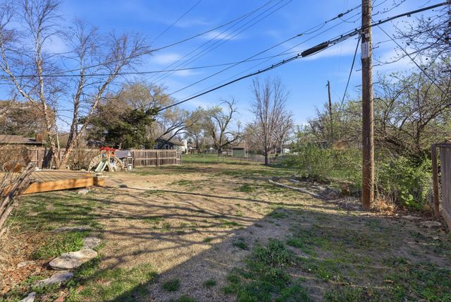 4428 Gunnison St, Bel Aire, KS 67220