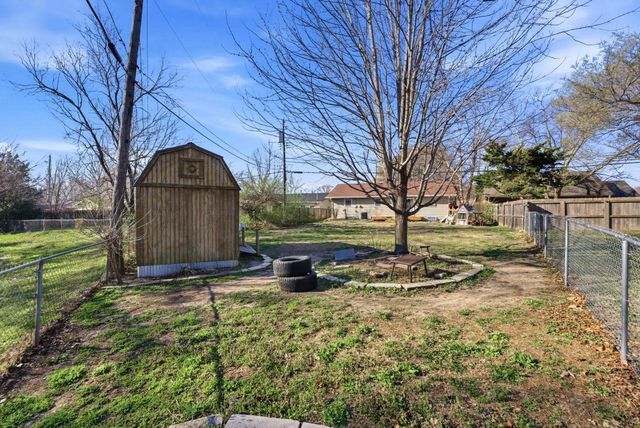 4428 Gunnison St, Bel Aire, KS 67220