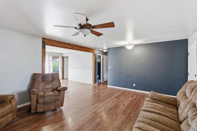 4428 Gunnison St, Bel Aire, KS 67220