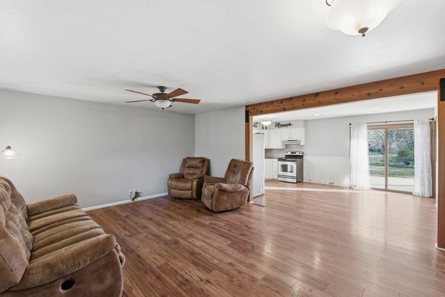 4428 Gunnison St, Bel Aire, KS 67220