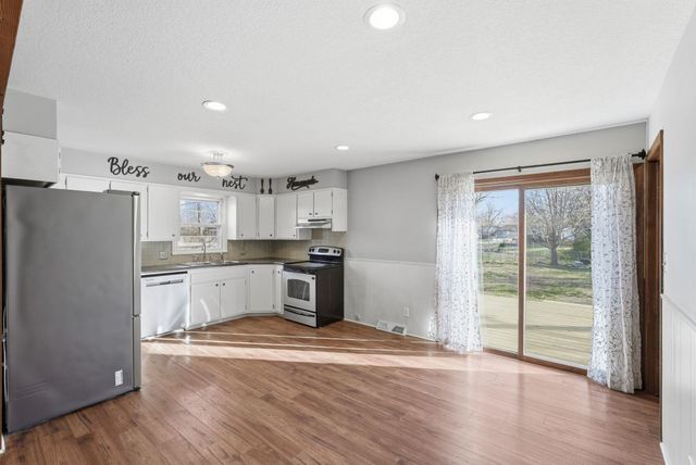 4428 Gunnison St, Bel Aire, KS 67220