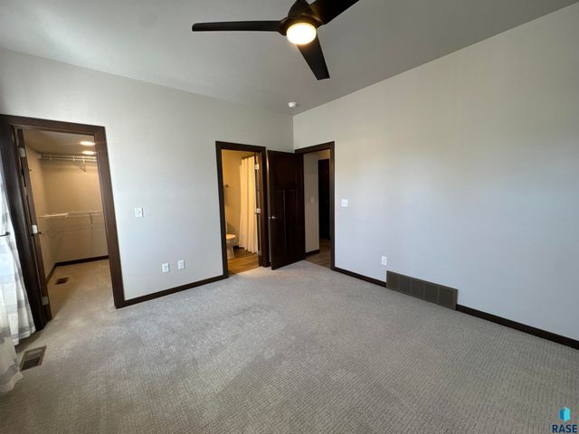 419 Harvest Trl Trail, Harrisburg, SD 57032