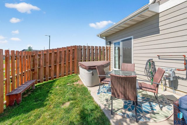 419 Harvest Trl Trail, Harrisburg, SD 57032