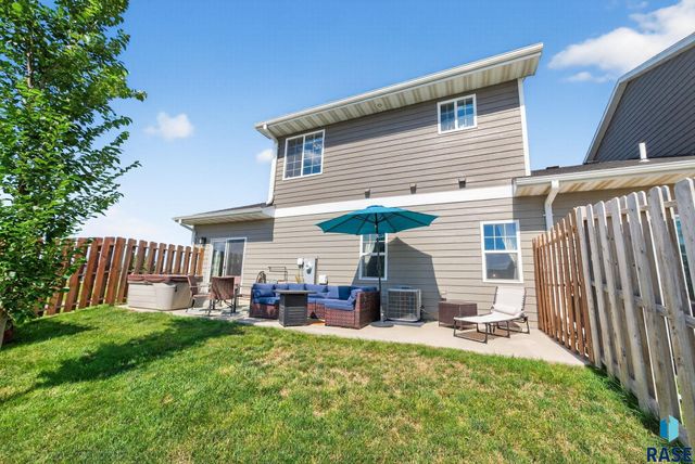 419 Harvest Trl Trail, Harrisburg, SD 57032