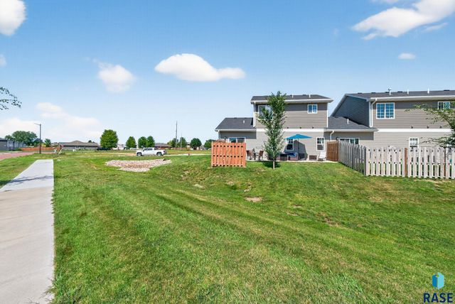 419 Harvest Trl Trail, Harrisburg, SD 57032