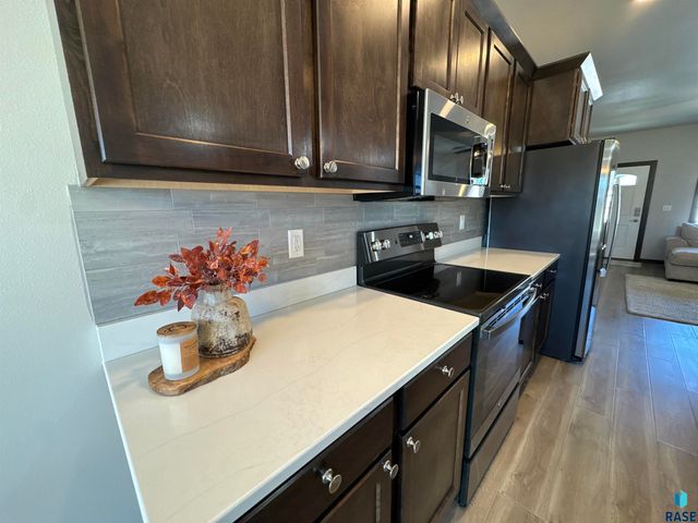 419 Harvest Trl Trail, Harrisburg, SD 57032