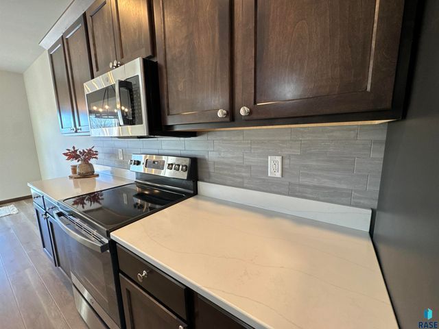 419 Harvest Trl Trail, Harrisburg, SD 57032