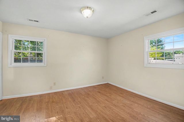 4117 MIDWAY ST, Fredericksburg, VA 22408