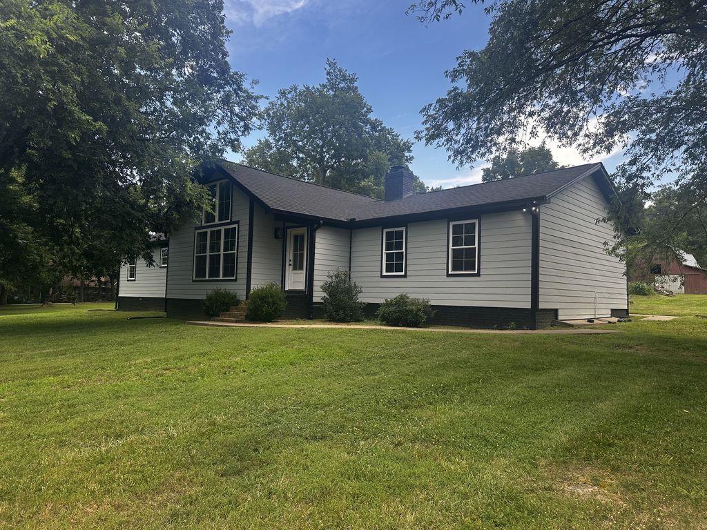 3194 Johnson Ln, Christiana, TN 37037