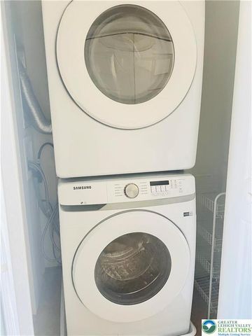 17 Fort Lee Court, Forks Twp, PA 18040