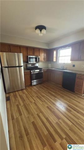 17 Fort Lee Court, Forks Twp, PA 18040