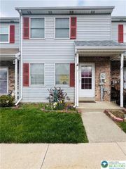 17 Fort Lee Court, Forks Twp, PA 18040
