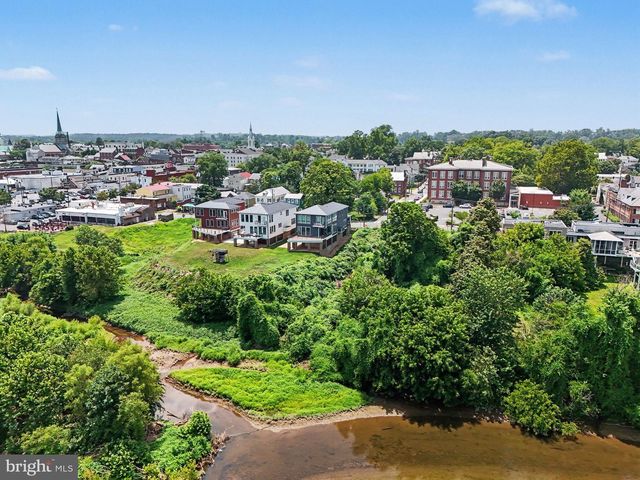 1119 SOPHIA ST, Fredericksburg, VA 22401