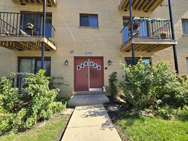 9370 Hamilton Court F, Des Plaines, IL 60016