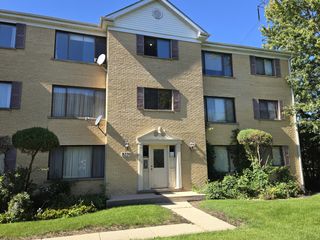 9370 Hamilton Court F, Des Plaines, IL 60016