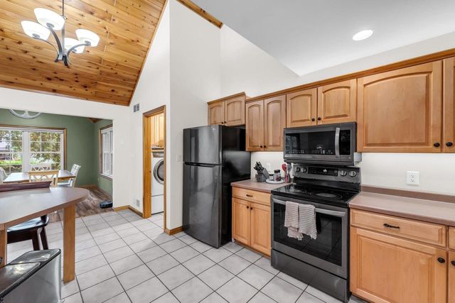 7111 Friisgard Vei, Wind Lake, WI 53185