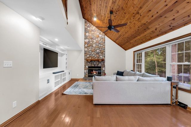 7111 Friisgard Vei, Wind Lake, WI 53185