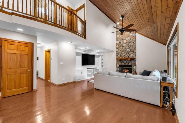7111 Friisgard Vei, Wind Lake, WI 53185